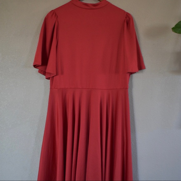 Simple Maroon Dress - Picture 6 of 7